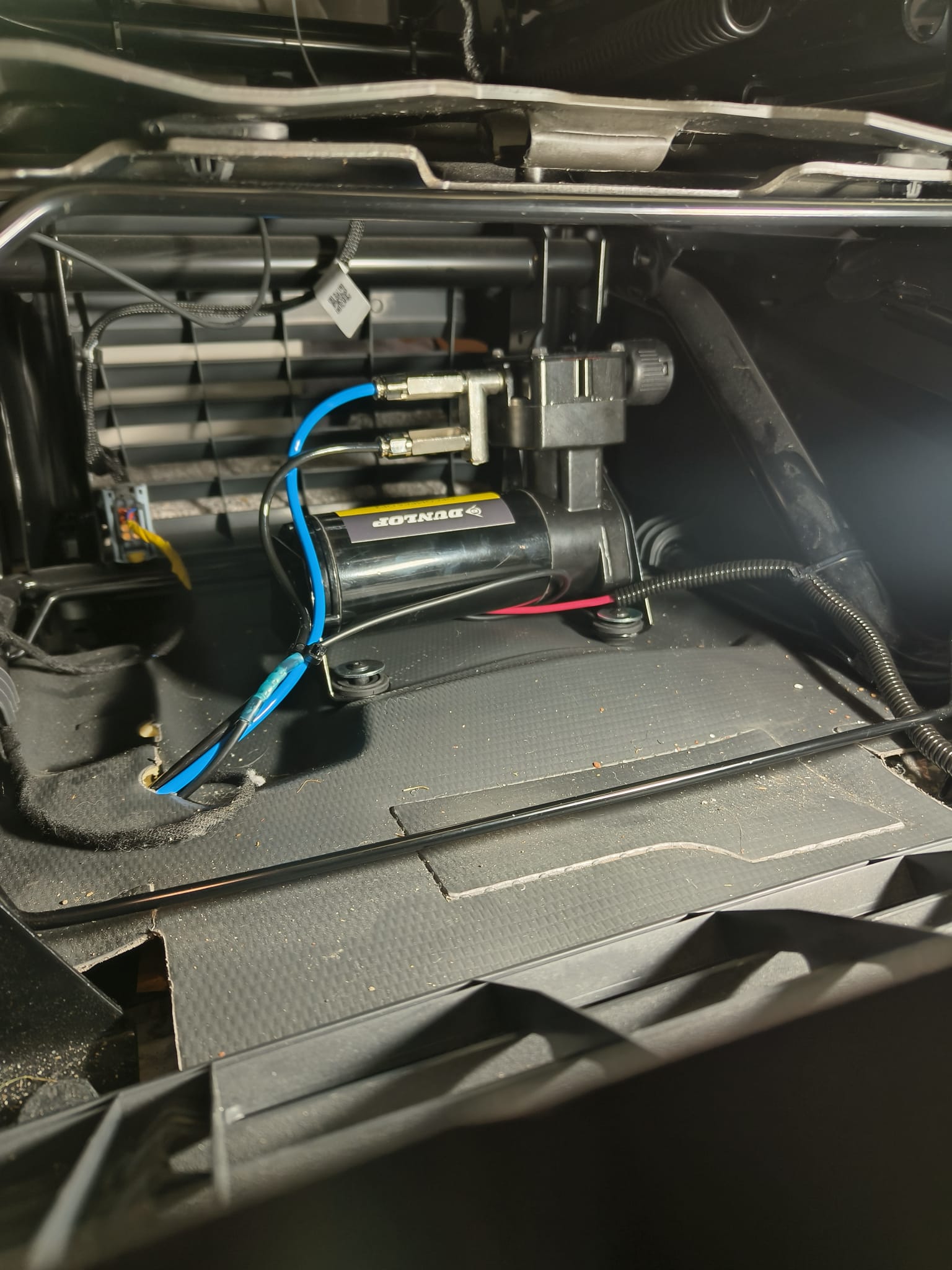 Dunlop Semi Air Suspension with Compressor - Fiat AL-KO Single Axle Chassis - Image 3